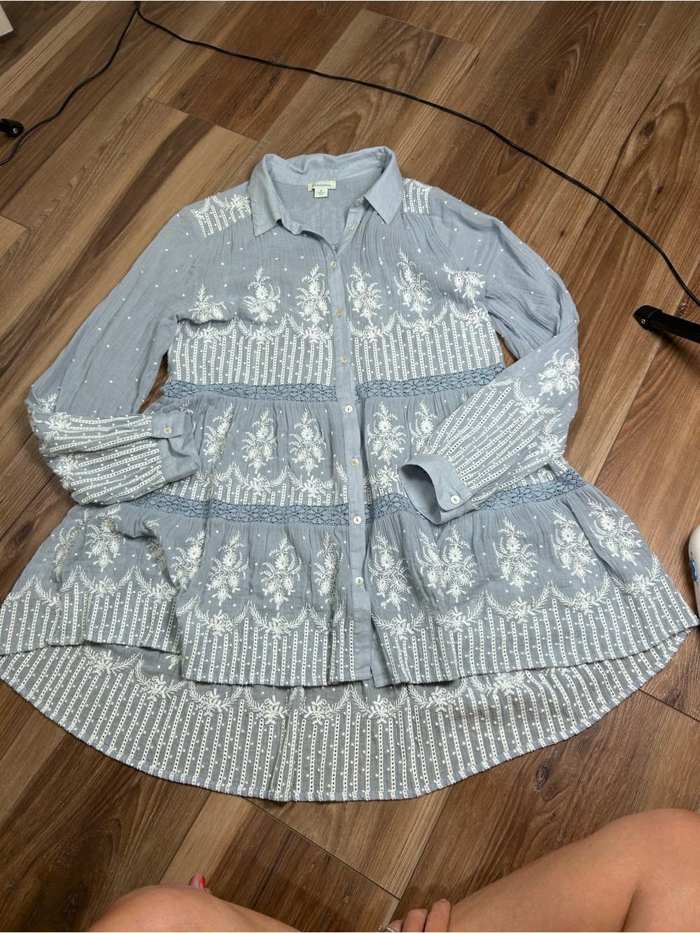Sundance blue embroidered eyelet button front tunic shirt size medium coastal - Picture 7 of 9